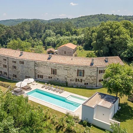 Villas Martincici With Large Pool 그로즈냔 외부 사진