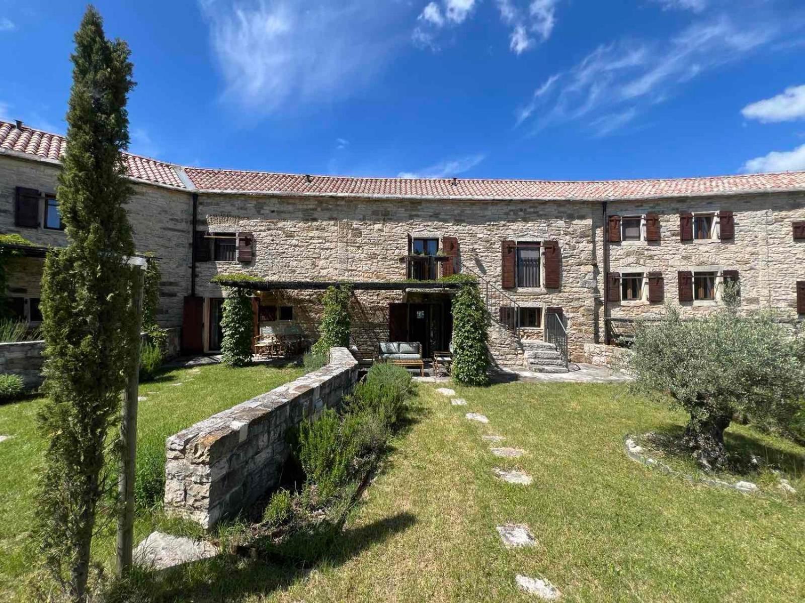Villas Martincici With Large Pool 그로즈냔 외부 사진