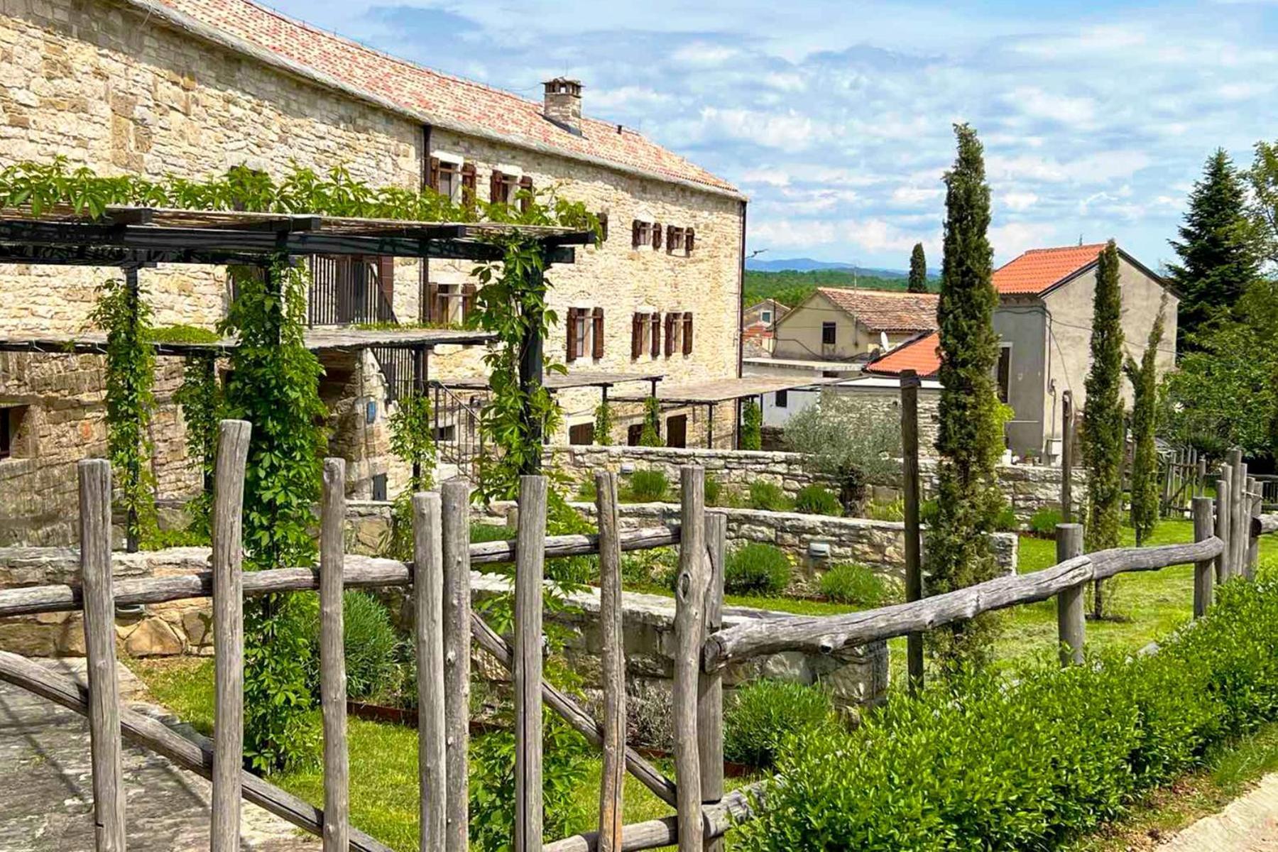 Villas Martincici With Large Pool 그로즈냔 외부 사진